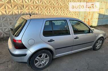 Хэтчбек Volkswagen Golf 2002 в Городке