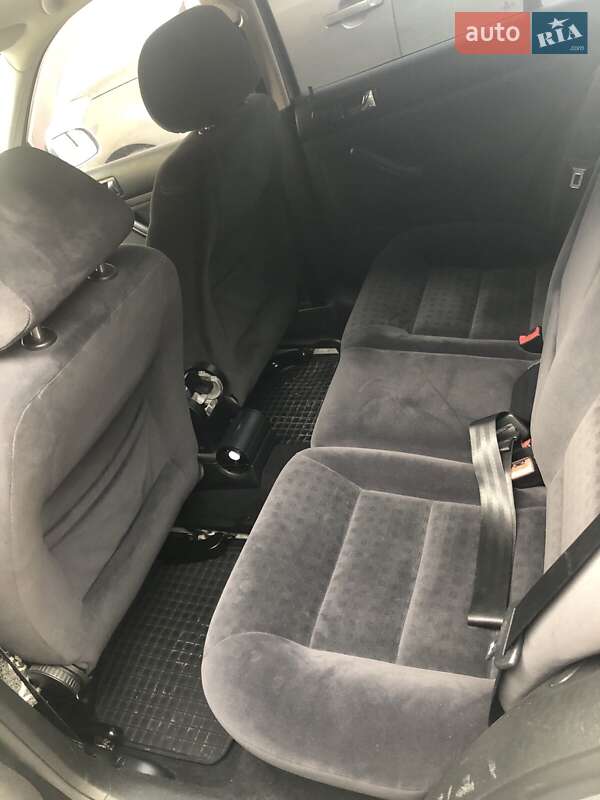 Хетчбек Volkswagen Golf 2003 в Бучачі