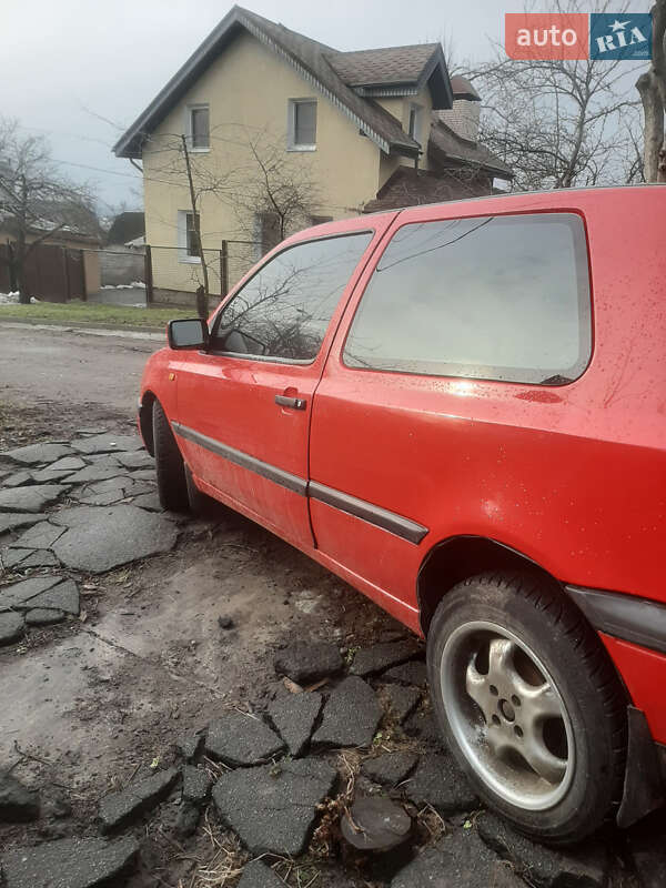 Хэтчбек Volkswagen Golf 1992 в Харькове