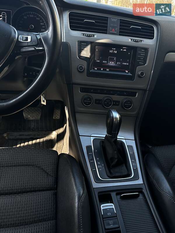 Універсал Volkswagen Golf 2014 в Києві