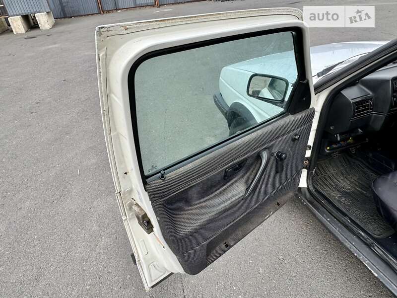 Хэтчбек Volkswagen Golf 1990 в Одессе