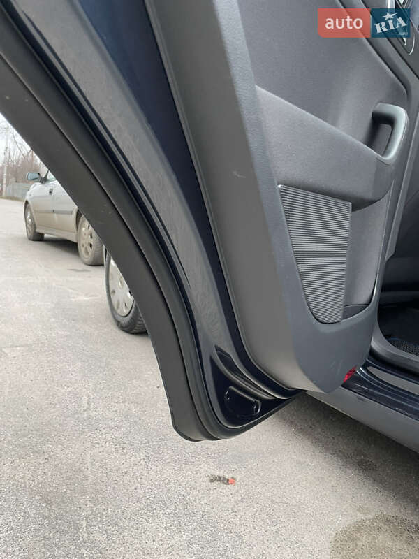 Хэтчбек Volkswagen Golf 2005 в Виннице