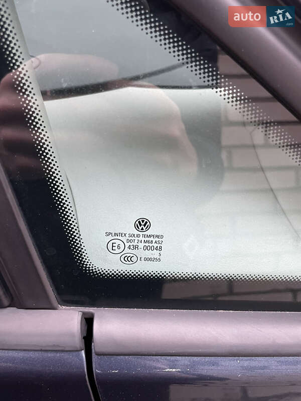 Хэтчбек Volkswagen Golf 2005 в Виннице