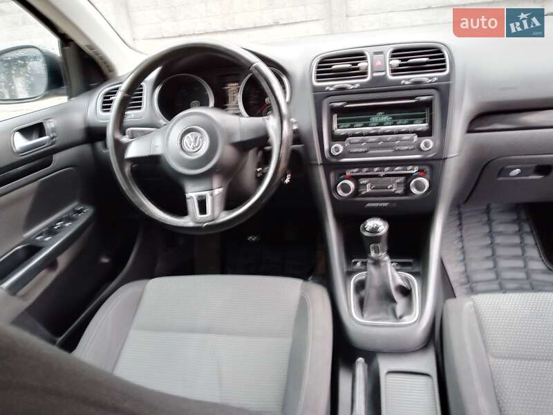 Універсал Volkswagen Golf 2012 в Івано-Франківську