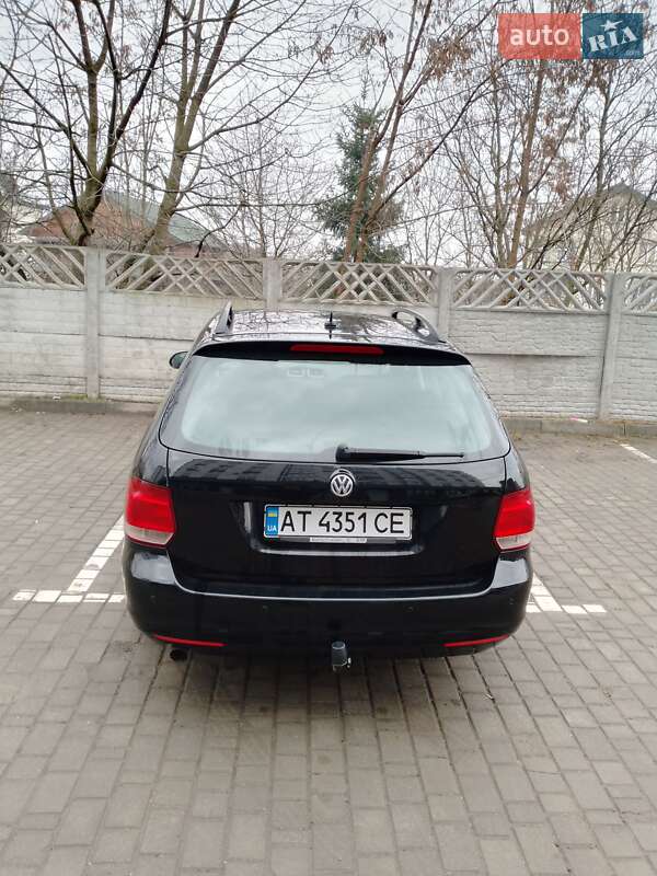 Універсал Volkswagen Golf 2012 в Івано-Франківську