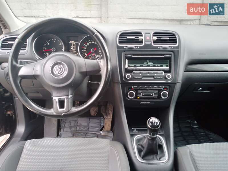 Універсал Volkswagen Golf 2012 в Івано-Франківську