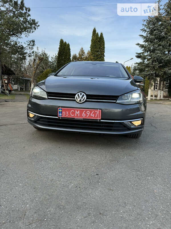 Универсал Volkswagen Golf 2019 в Хусте