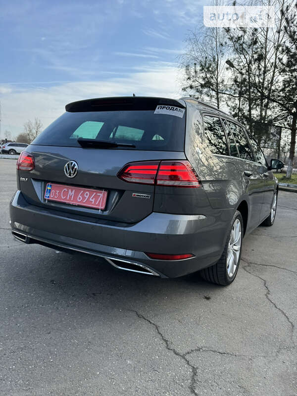 Универсал Volkswagen Golf 2019 в Хусте