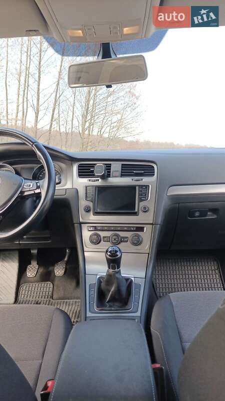 Універсал Volkswagen Golf 2016 в Києві