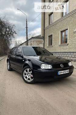 Хетчбек Volkswagen Golf 2003 в Житомирі