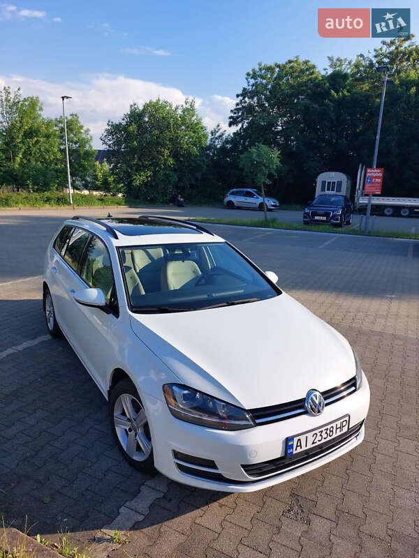 Универсал Volkswagen Golf 2015 в Львове