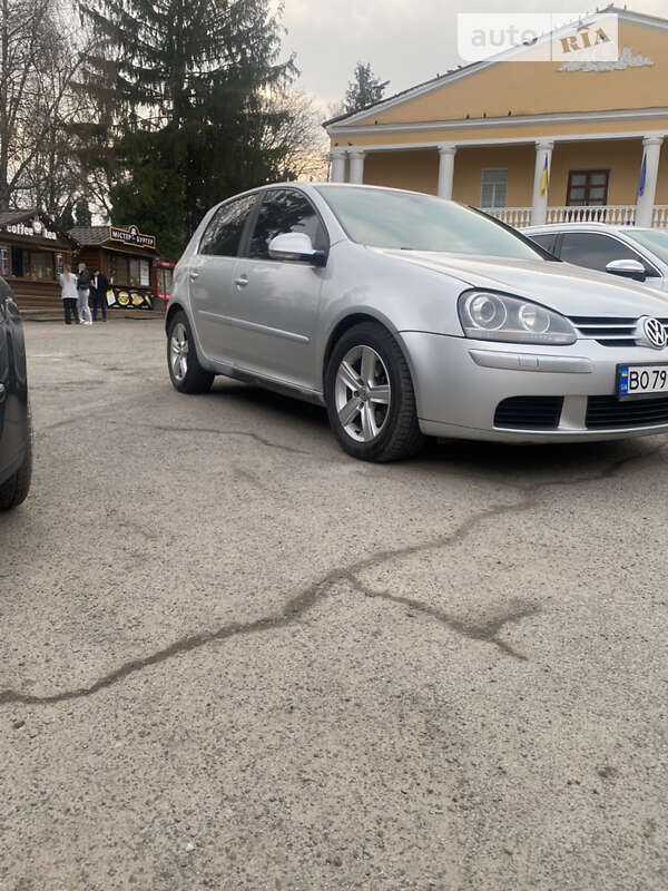 Хетчбек Volkswagen Golf 2008 в Дубні