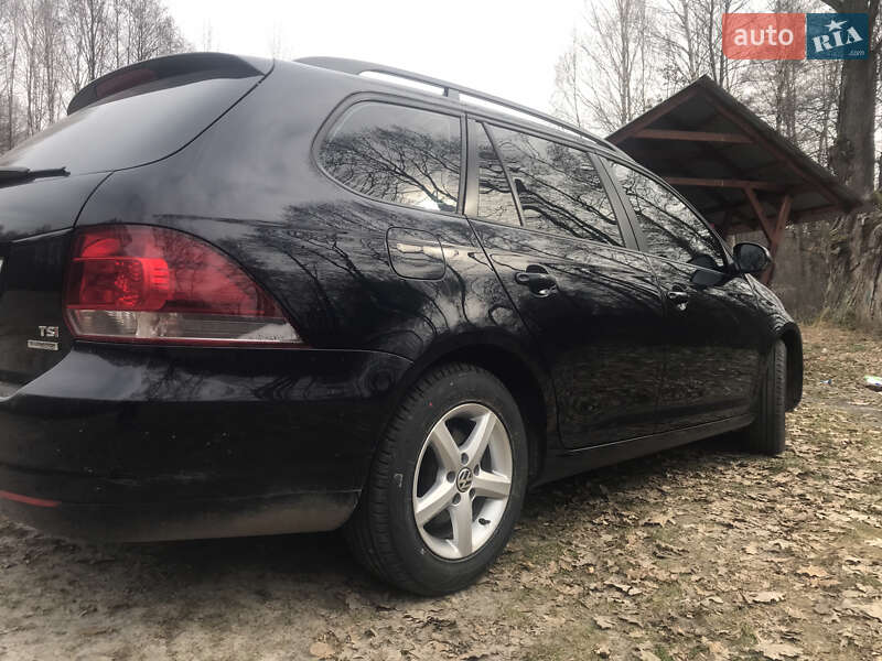 Универсал Volkswagen Golf 2010 в Львове