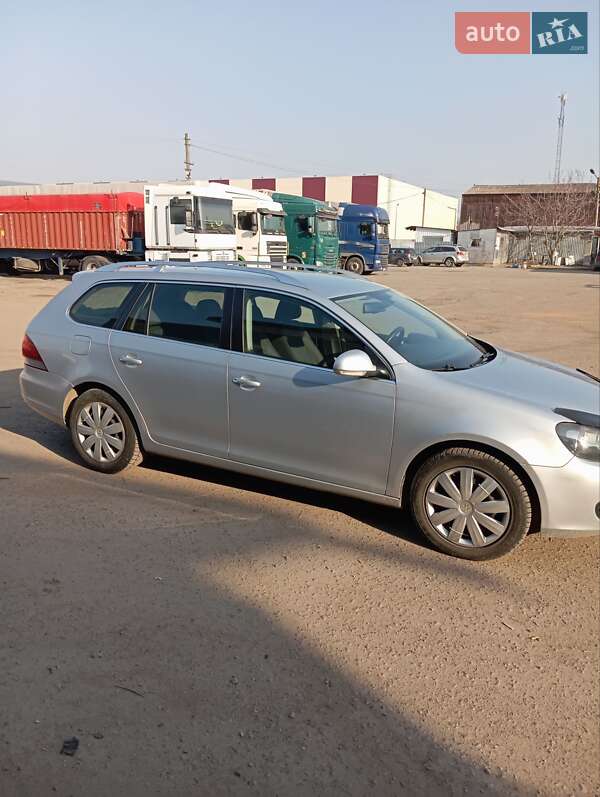 Универсал Volkswagen Golf 2011 в Виннице