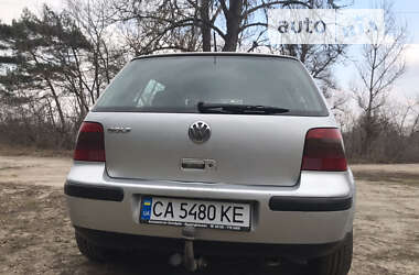 Хэтчбек Volkswagen Golf 2002 в Корсуне-Шевченковском