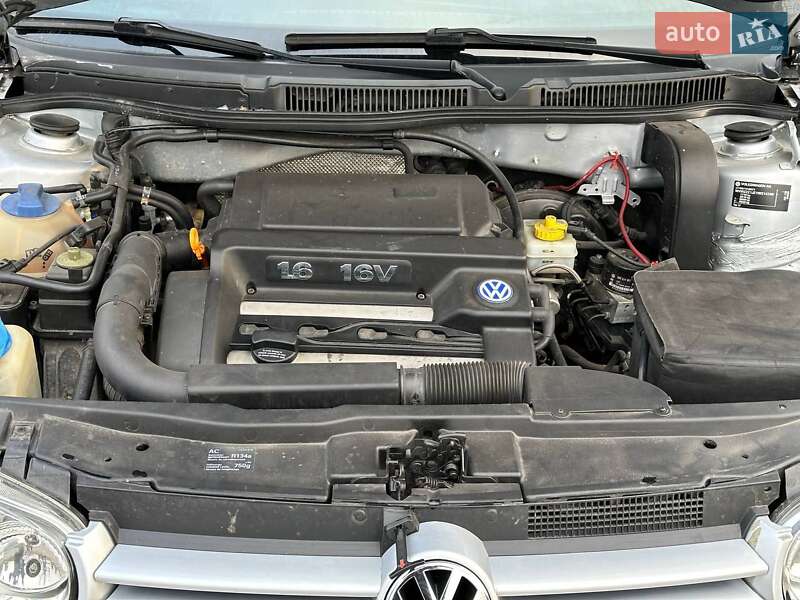 Хэтчбек Volkswagen Golf 2000 в Кременчуге