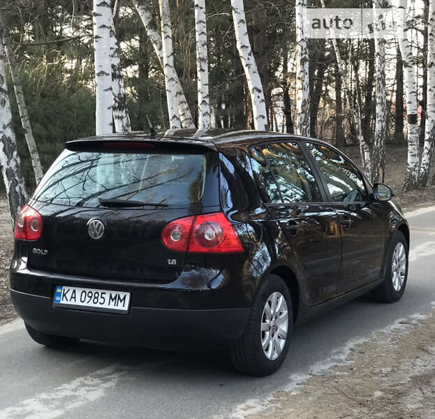 Хэтчбек Volkswagen Golf 2008 в Киеве