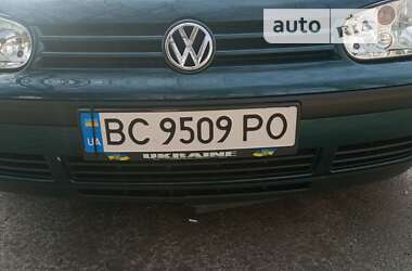 Хетчбек Volkswagen Golf 2003 в Львові