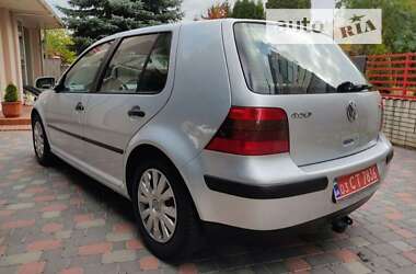 Хетчбек Volkswagen Golf 2002 в Умані
