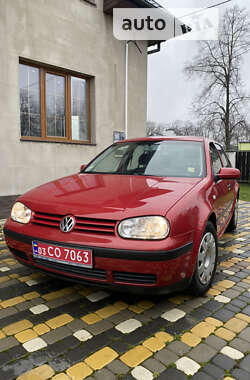 Хетчбек Volkswagen Golf 2003 в Рожнятові