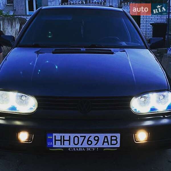 Хэтчбек Volkswagen Golf 1994 в Болграде