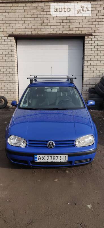 Хетчбек Volkswagen Golf 2001 в Харкові