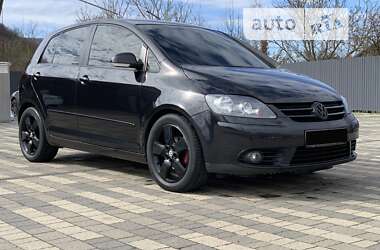 Хэтчбек Volkswagen Golf 2007 в Сваляве