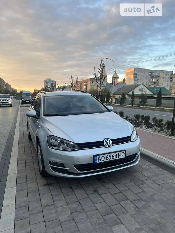 Універсал Volkswagen Golf 2013 в Ужгороді