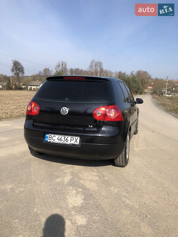 Хэтчбек Volkswagen Golf 2004 в Львове