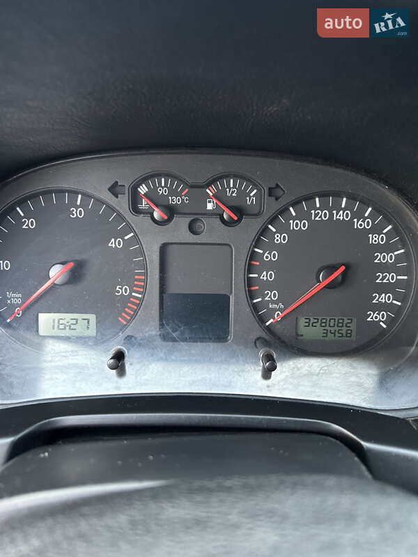 Универсал Volkswagen Golf 2000 в Киеве