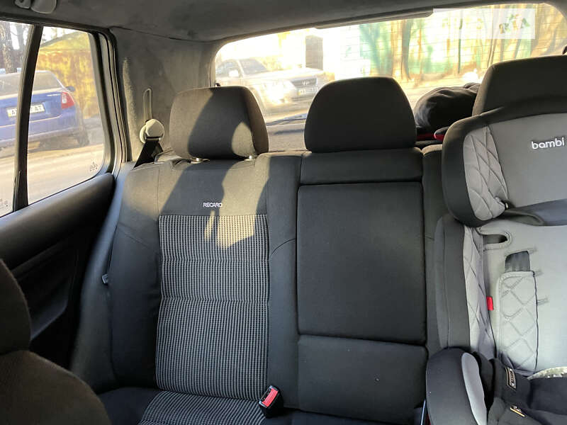 Хэтчбек Volkswagen Golf 1999 в Киеве