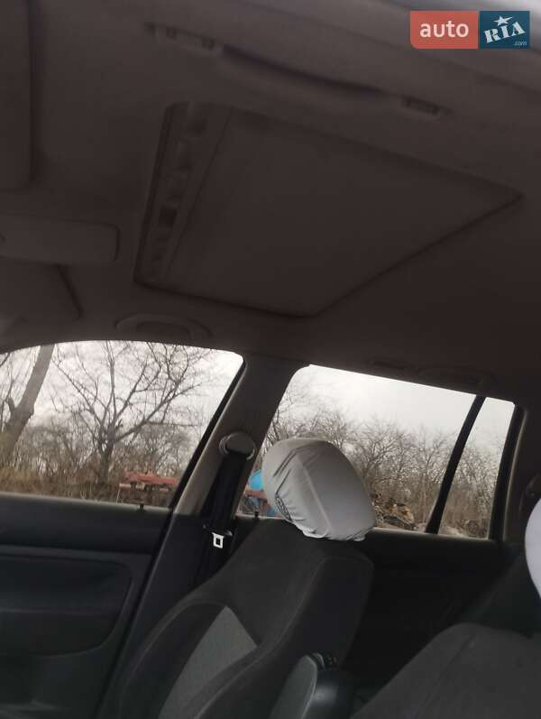 Универсал Volkswagen Golf 2003 в Тульчине