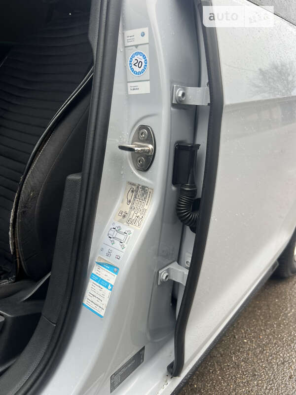 Универсал Volkswagen Golf 2017 в Днепре фото 40 Универсал Volkswagen Golf 2017 в Днепре