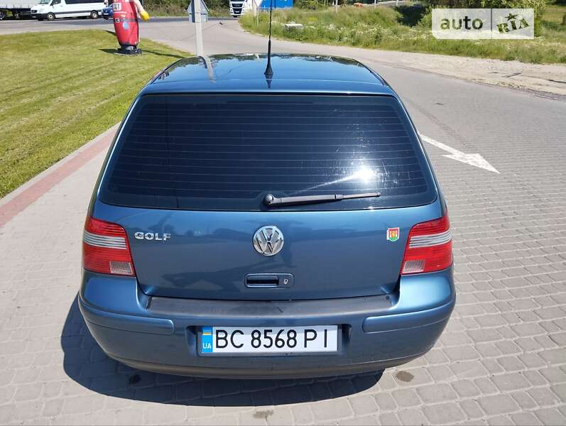 Хетчбек Volkswagen Golf 2003 в Львові