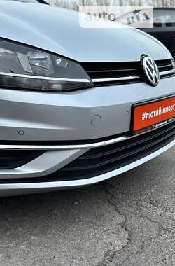Универсал Volkswagen Golf 2019 в Сумах