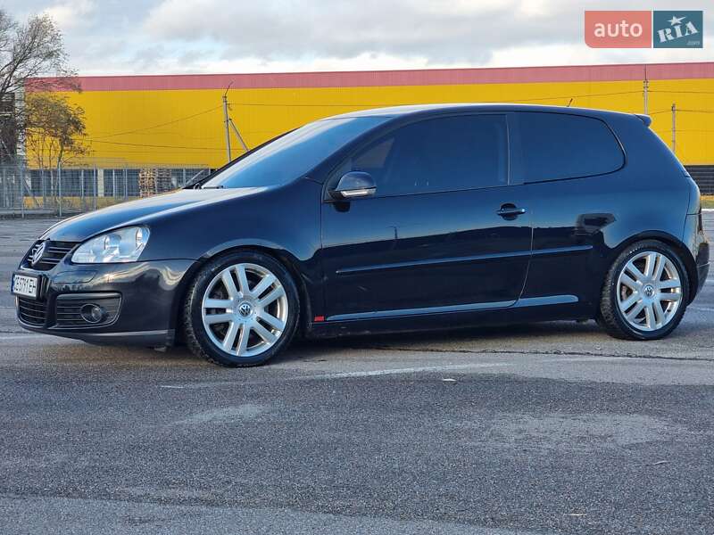Хэтчбек Volkswagen Golf 2008 в Черновцах