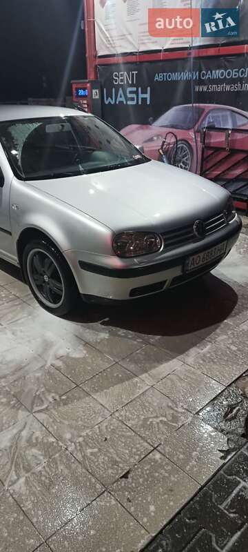 Универсал Volkswagen Golf 2001 в Виноградове