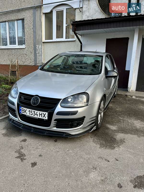 Хэтчбек Volkswagen Golf 2008 в Ровно