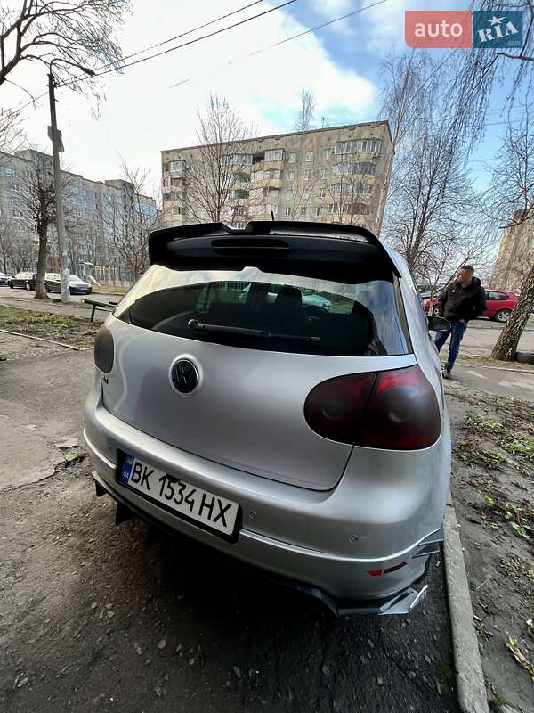 Хетчбек Volkswagen Golf 2008 в Рівному
