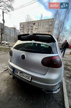 Хэтчбек Volkswagen Golf 2008 в Ровно