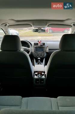 Хэтчбек Volkswagen Golf 2008 в 