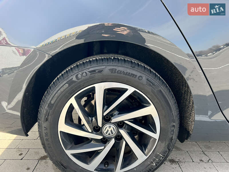 Универсал Volkswagen Golf 2018 в Киеве