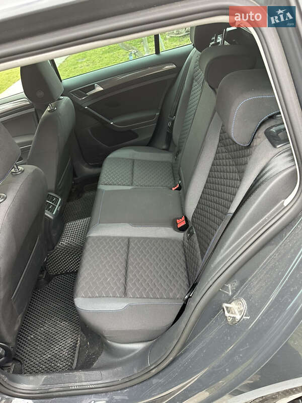 Универсал Volkswagen Golf 2018 в Киеве