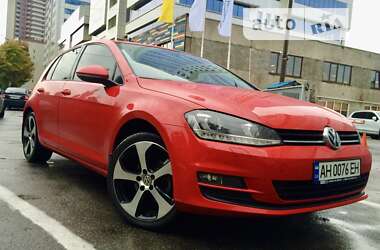 Хетчбек Volkswagen Golf 2013 в Києві