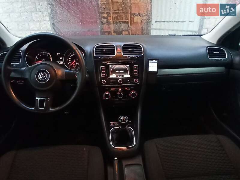 Универсал Volkswagen Golf 2010 в Тлумаче