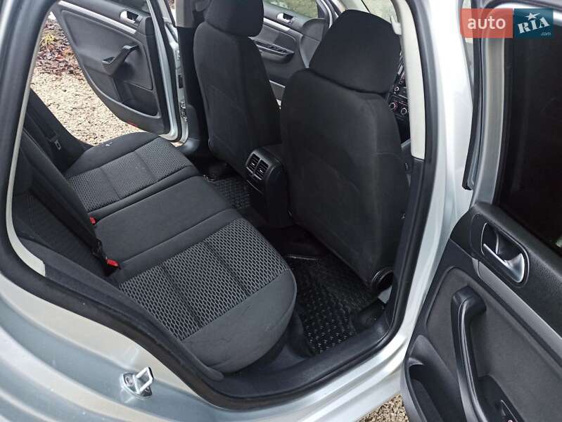 Универсал Volkswagen Golf 2010 в Тлумаче