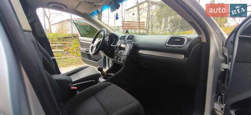 Универсал Volkswagen Golf 2010 в Тлумаче