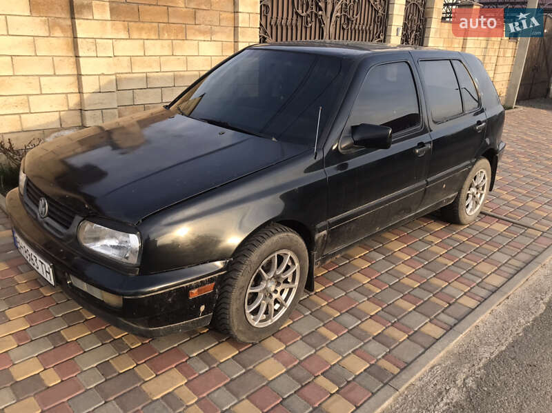 Хэтчбек Volkswagen Golf 1996 в Беляевке