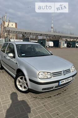 Хэтчбек Volkswagen Golf 1999 в Киеве