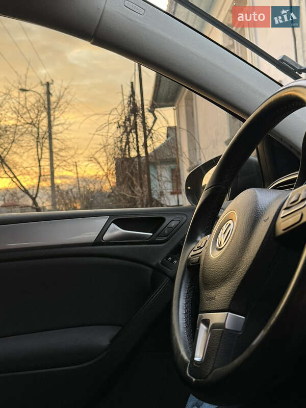 Хэтчбек Volkswagen Golf 2012 в Виннице